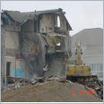 Three story appartment demolition - Artscrushing & Recycling